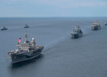 EE. UU. Y la OTAN envían vapor en formación a través del Mar Báltico.