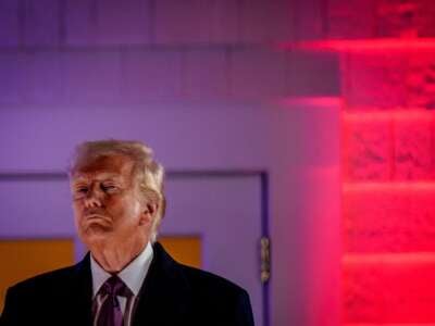 La familia Trump gana otros $ 5B en ganancias criptográficas. Los críticos lo llaman corrupción.