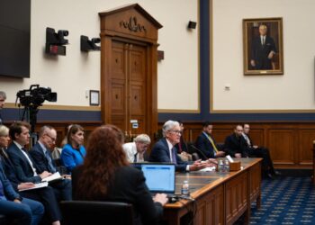 El presidente de la Reserva Federal, Jerome Powell, testifica ante el Comité de Política Monetaria de la Cámara en Washington el 12 de febrero de 2025. (Madalina Vasiliu/The Epoch Times)