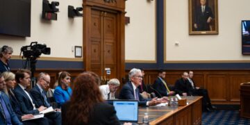 El presidente de la Reserva Federal, Jerome Powell, testifica ante el Comité de Política Monetaria de la Cámara en Washington el 12 de febrero de 2025. (Madalina Vasiliu/The Epoch Times)