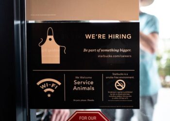 Las afirmaciones semanales de desempleo semanales se elevan a cerca de 3 meses