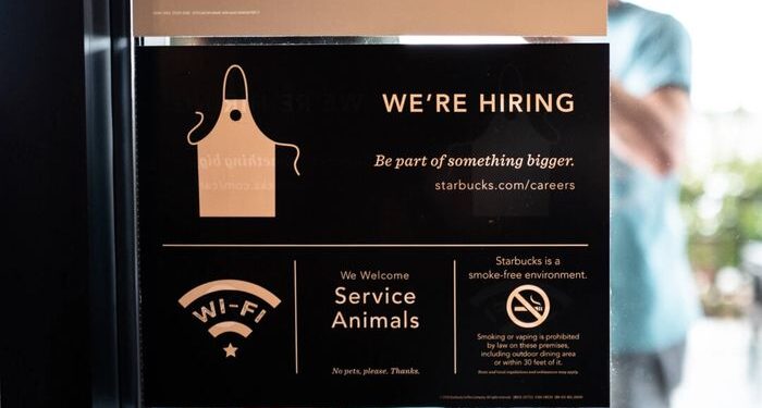 Las afirmaciones semanales de desempleo semanales se elevan a cerca de 3 meses