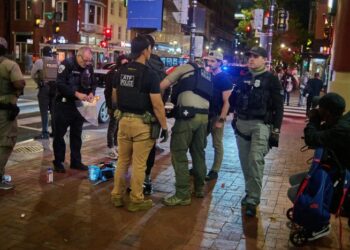 Las autoridades han arrestado a casi 2,200 en DC desde la represión del crimen: la Casa Blanca
