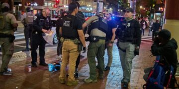Las autoridades han arrestado a casi 2,200 en DC desde la represión del crimen: la Casa Blanca