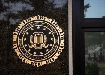 Las personajes de Deepfake respaldados por IA están siendo más difíciles de detectar, FBI advierte