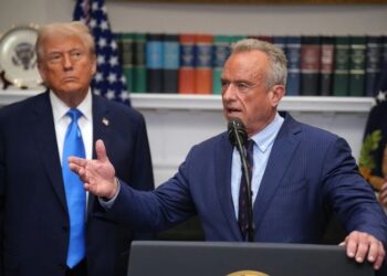 Los estados demandan a HHS sobre el orden de eliminar la 'identidad de género' en la educación sexual K-12