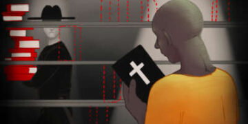 Una ilustración de un prisionero en una biblioteca de prisión con estantes desnudos. Los contornos de los libros eliminados se ven como un guardia en el fondo los lleva lejos, dejando al prisionero a la izquierda con la Biblia cristiana.