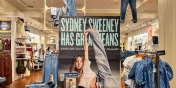 Una tienda American Eagle Outfitters en Cambridgeside Shopping Mall en Cambridge, Massachusetts, el 12 de agosto de 2025. (LISE LIU/The Epoch Times)