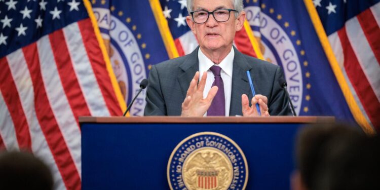 El presidente de la Reserva Federal, Jerome Powell, responde preguntas de los periodistas después de las reuniones regulares del Comité Federal de Mercado Abierto en la Reserva Federal en Washington el 30 de julio de 2025. (Chip Somodevilla/Getty Images)