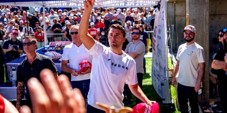 Manhunt se expande después de dos lanzados en el tiroteo de Charlie Kirk