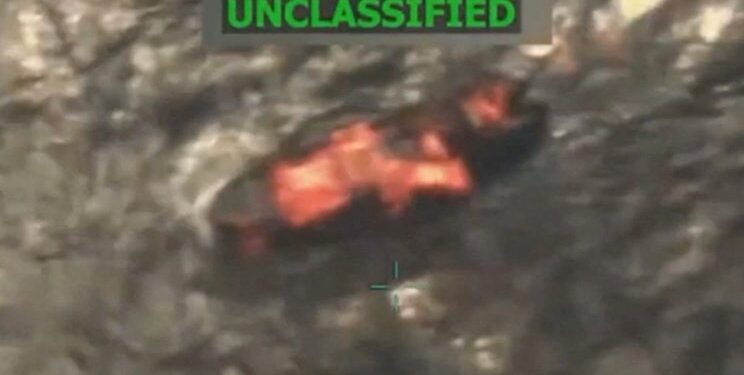 Captura de pantalla de una huelga militar estadounidense en un buque de cartel de drogas venezolanas con "No clasificado" texto.