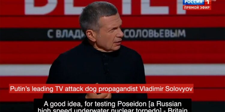 Ilustración del torpedo Poseidón, un vehículo submarino autónomo de energía nuclear, que se lanza desde un submarino.