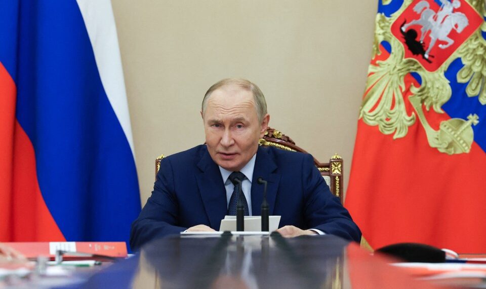 El presidente ruso, Vladimir Putin, preside una reunión del Consejo de Seguridad.