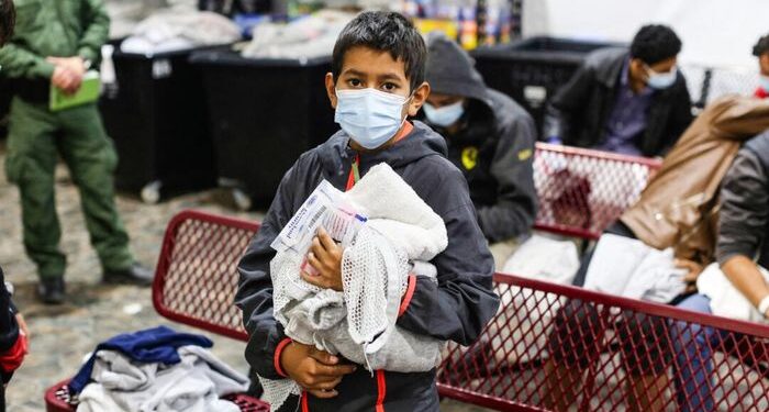 Se han encontrado casi 25,000 niños inmigrantes ilegales desaparecidos: Tom Homan