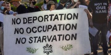 Los miembros y los aliados de la comunidad judía tienen un Shabat o un sábado judío.