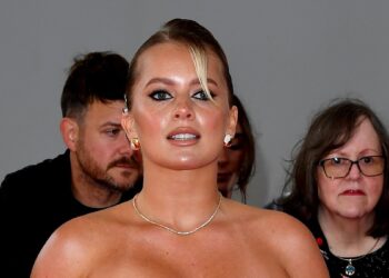 Tasha Ghouri responde la peor lista de NTAS vestida