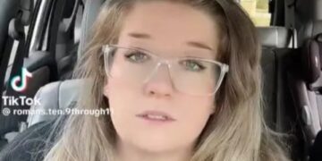 Una mujer en un auto con superposiciones de texto "Adiós Mundo, hola Jesús." y "Mi último video."