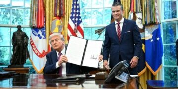 Trump firma la orden de renombro del Departamento de Defensa como Departamento de Guerra