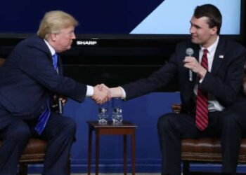 Trump firma la orden designando "antifa" una "organización terrorista doméstica"