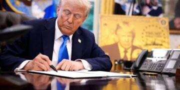 Trump firma la orden que declara a Antifa una organización terrorista doméstica