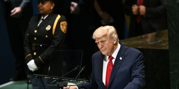 El presidente de los Estados Unidos, Donald Trump, entrega comentarios en la Asamblea General de las Naciones Unidas.