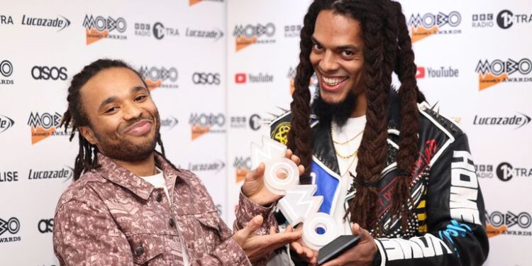 Que son el dúo de rap punk Bobby y Bobbie Vylan