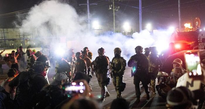 1.500 inmigrantes ilegales arrestados en importante operación en Illinois, incluidos criminales: DHS