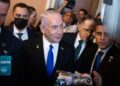 El primer ministro israelí, Benjamin Netanyahu, habla con periodistas antes de una reunión bipartidista con líderes del Senado en el Capitolio de los Estados Unidos el miércoles 9 de julio de 2025.
