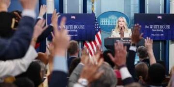 A medida que los fondos de WIC disminuyen durante el cierre del gobierno, los padres se preocupan