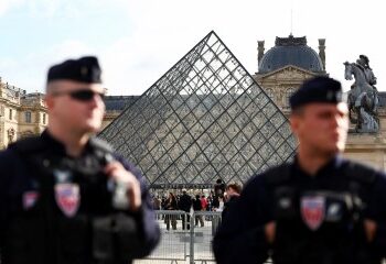 Actualización importante en la búsqueda de las joyas del Louvre, ya que se revela al posible COMPRADOR del botín después de que una pandilla se le acercara en la web oscura