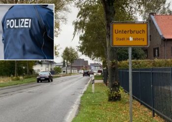 Un collage de imágenes que contiene 2 imágenes. La imagen 1 muestra una vista de la calle de Unterbruch en Stadt Heinsberg, Alemania. La imagen 2 muestra la vista trasera de un oficial de policía.