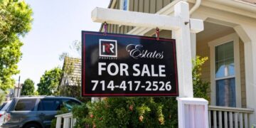 Aproximadamente 56.000 contratos de compra de vivienda cancelados en agosto: informe