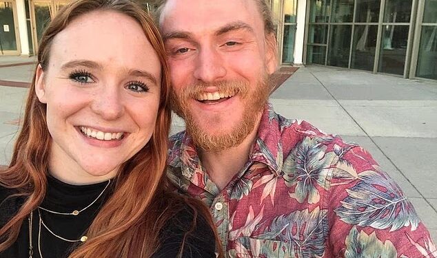 Shotsie Michael-Hayes y su esposa Mary Alice sonriendo.