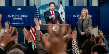 Comienza el cierre del gobierno: 4 comida para llevar