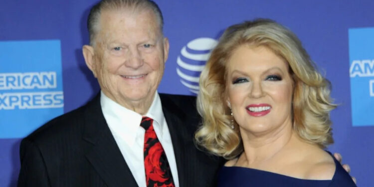 Conozca a Mary Hart, socia e hijos