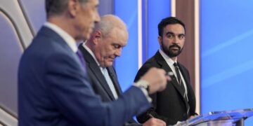 Cuomo bajo fuego por comentarios islamófobos mientras campaña elimina anuncio racista de IA