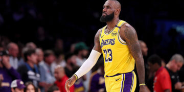 Demanda contra LeBron James desestimada por un fanático engañado por una provocación sobre su jubilación