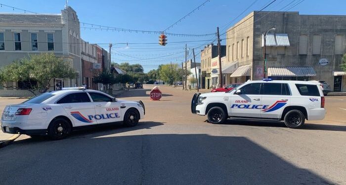 El FBI pide ayuda al público para identificar a los sospechosos del tiroteo que dejó 6 muertos en Mississippi