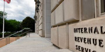 El IRS está instalando a leales a Trump para investigar la supuesta financiación de “Antifa”