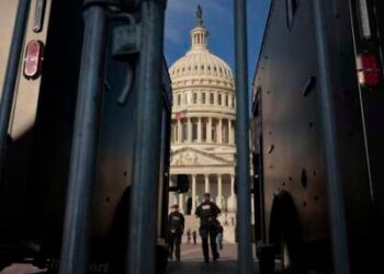 El Centro de Visitantes del Capitolio de EE. UU. en Washington, DC, está cerrado a los visitantes durante el cierre del gobierno federal, el 1 de octubre de 2025.