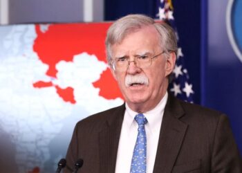 El exasesor de seguridad nacional de Trump, John Bolton, acusado