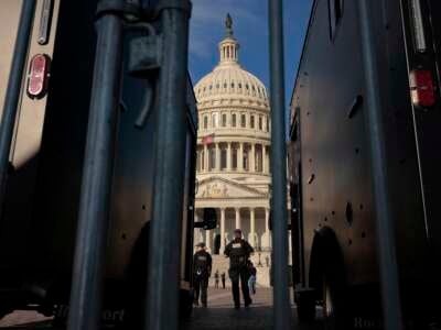 El Centro de Visitantes del Capitolio de EE. UU. en Washington, DC, está cerrado a los visitantes durante el cierre del gobierno federal, el 1 de octubre de 2025.