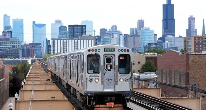 El gobierno federal congela $ 2.1 mil millones para los proyectos de tránsito de Chicago sobre la supuesta contratación basada en la raza