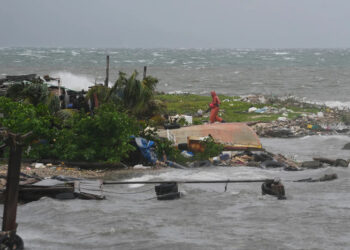 El huracán Melissa toca tierra en Jamaica como categoría 5