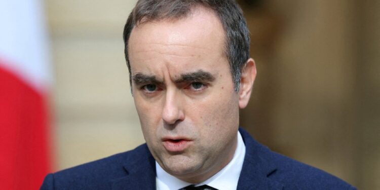 El primer ministro francés, Sébastien Lecornu, emitió una declaración.