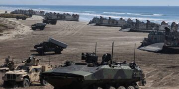 Estados Unidos ataca dos barcos en el Océano Pacífico mientras Hegseth promete que “los ataques continuarán”