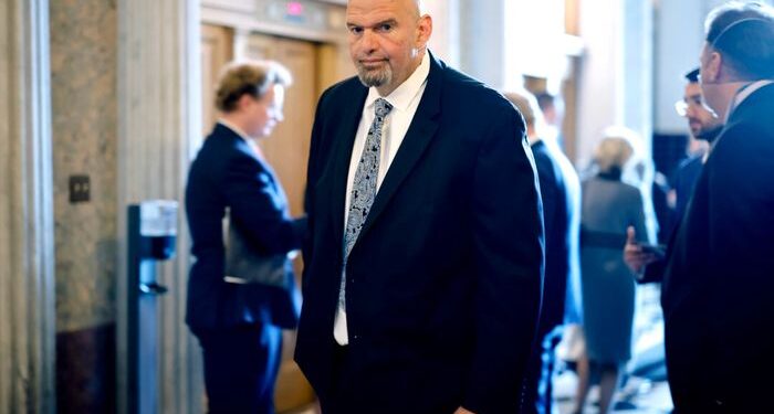 Fetterman insta a los demócratas a reabrir el gobierno y dice que el cierre envía un "mensaje equivocado"
