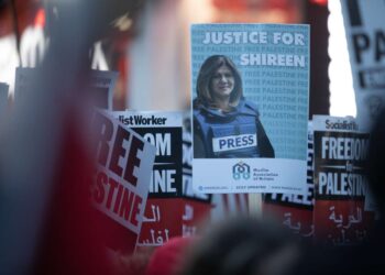 Funcionario dice que el gobierno de Biden evitó su hallazgo: las FDI dispararon intencionalmente a un periodista