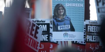 Funcionario dice que el gobierno de Biden evitó su hallazgo: las FDI dispararon intencionalmente a un periodista