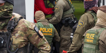 ICE secuestró a mi vecino a plena luz del día. Las consecuencias me dejaron aturdido.